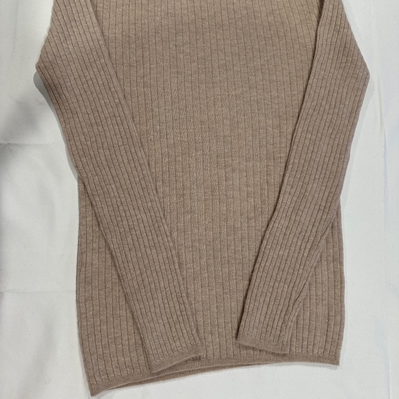 The Cashmere Project Long Sleeve‎ Sweater - Size M. - Picture 12 of 13